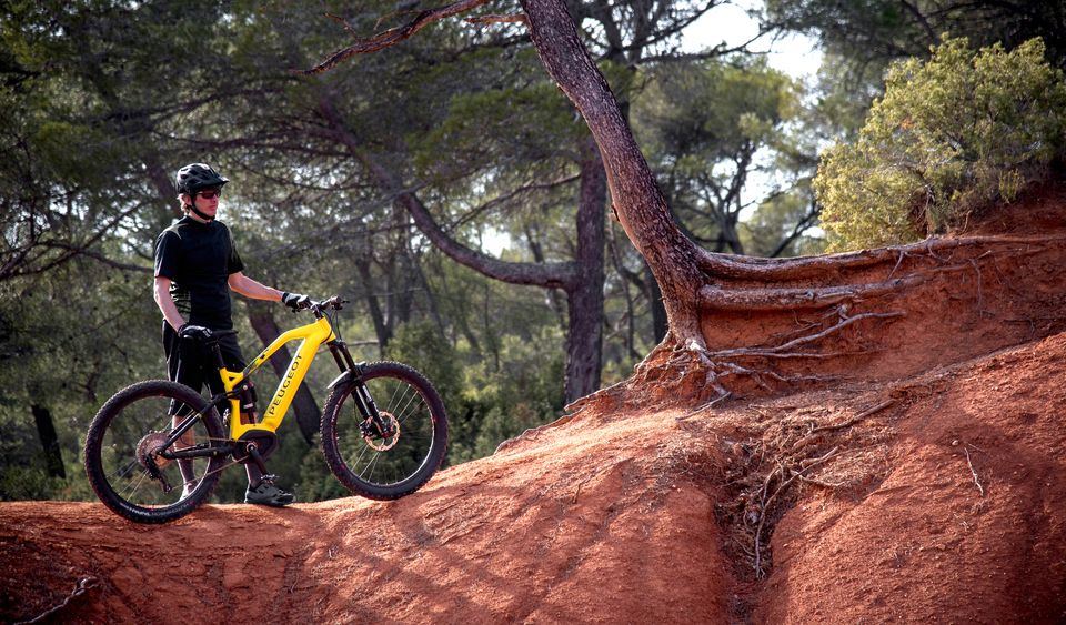 Peugeot sort les griffes avec le VTT électrique eM02 FS