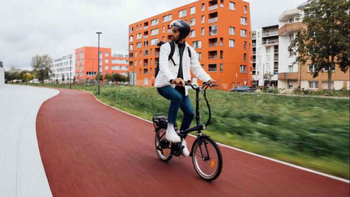 Btwin E Fold 500 en grosse promo : le vélo pliant électrique à moins de 850 € chez Decathlon